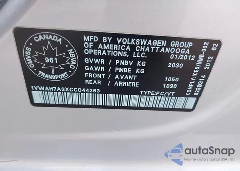 2012 Volkswagen Passat 2.5L S z USA, uszkodzony, nr VIN 1VWAH7A3XCC044263